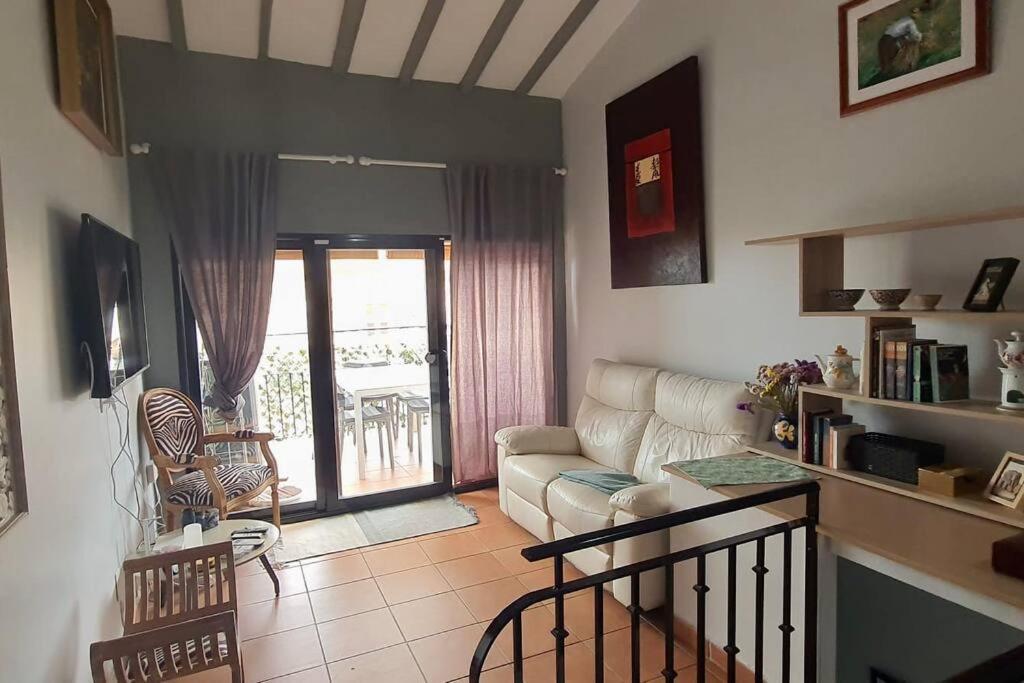 Preciosa Casa En Vilajoyosa Con Vistas Al Mar En Las Casas Colgantes Del Casco Antiguo Вилахойоса Екстериор снимка