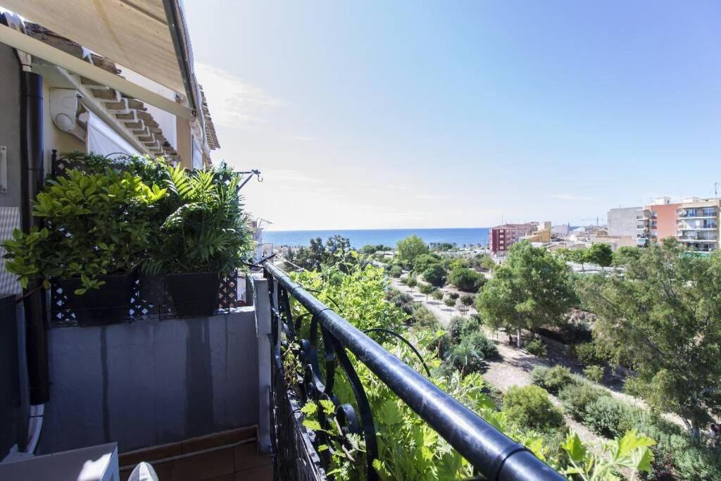 Preciosa Casa En Vilajoyosa Con Vistas Al Mar En Las Casas Colgantes Del Casco Antiguo Вилахойоса Екстериор снимка