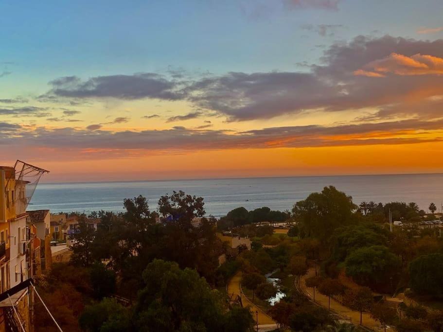 Preciosa Casa En Vilajoyosa Con Vistas Al Mar En Las Casas Colgantes Del Casco Antiguo Вилахойоса Екстериор снимка